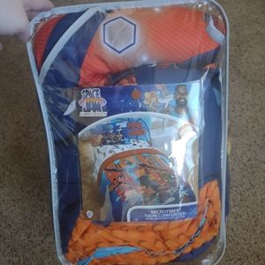 Twin microfiber comforter